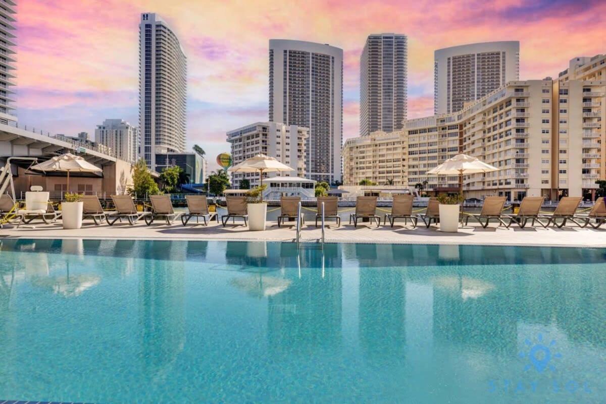 Amenities Balcony W Stunning Views-Beachfront Hallandale Beach Exteriér fotografie