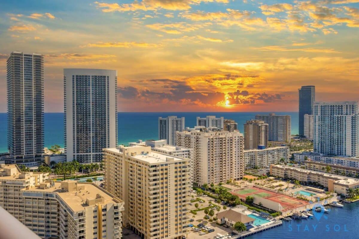 Amenities Balcony W Stunning Views-Beachfront Hallandale Beach Exteriér fotografie